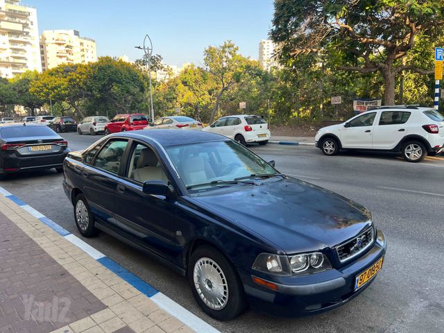 וולוו S40