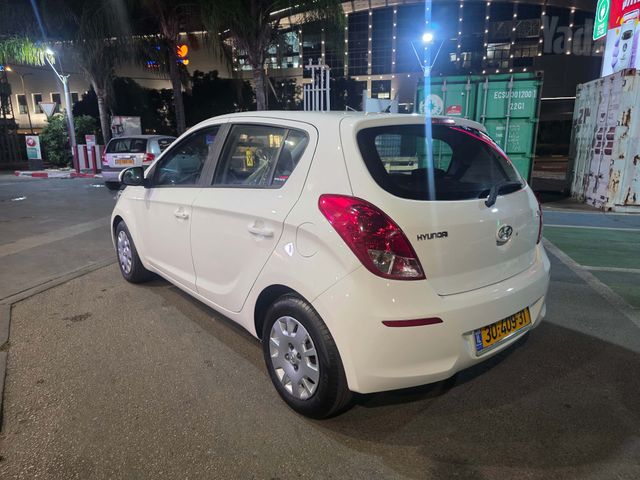 מודעת רכב יונדאי i20 2