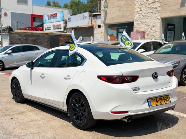 מאזדה 3