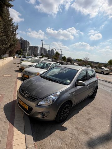 מודעת רכב יונדאי i20