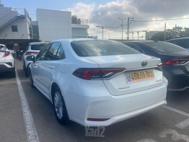 מודעת רכב טויוטה קורולה 1