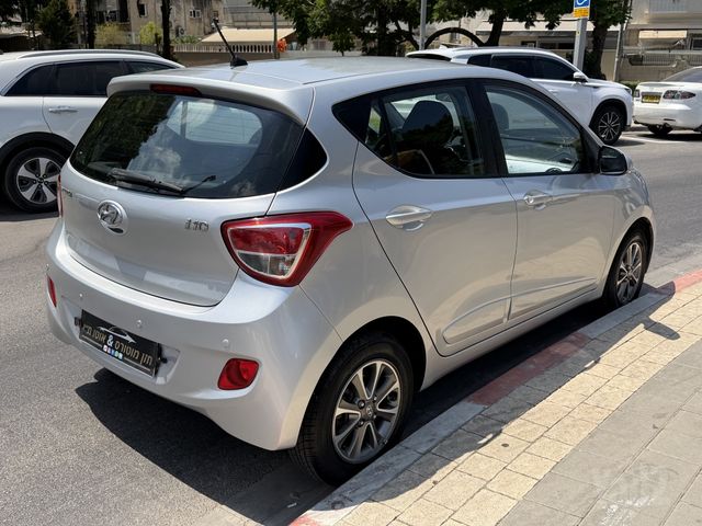 יונדאי i10