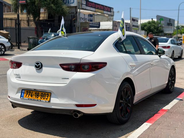 מאזדה 3
