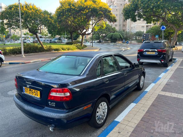 וולוו S40
