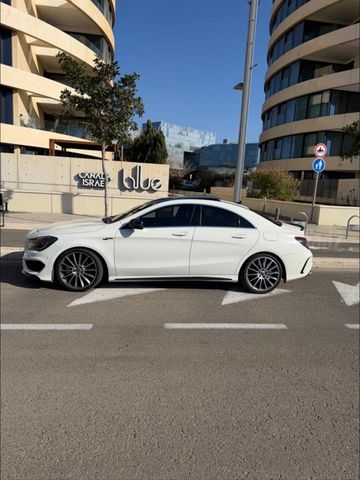 מרצדס-בנץ CLA