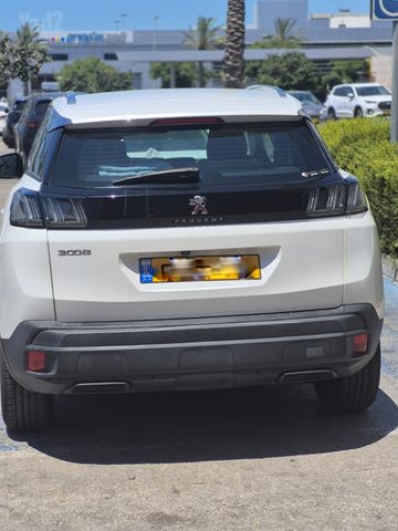 פיג'ו 3008