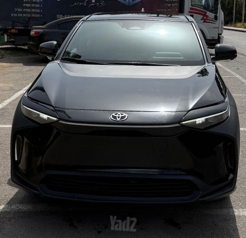 מודעת רכב טויוטה bZ4X