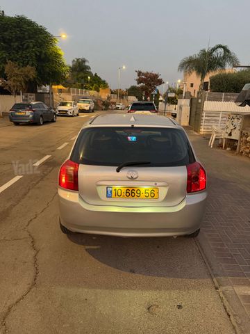 טויוטה קורולה
