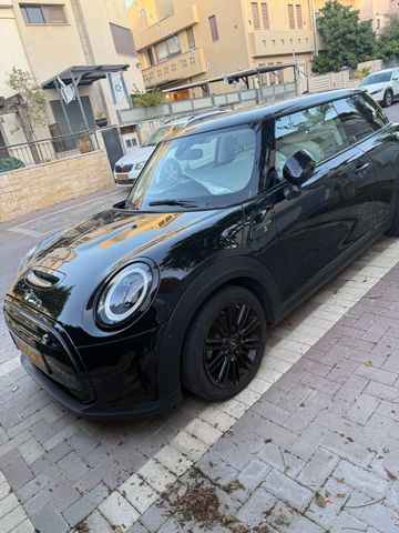 מודעת רכב מיני קופר SE (חשמלית)