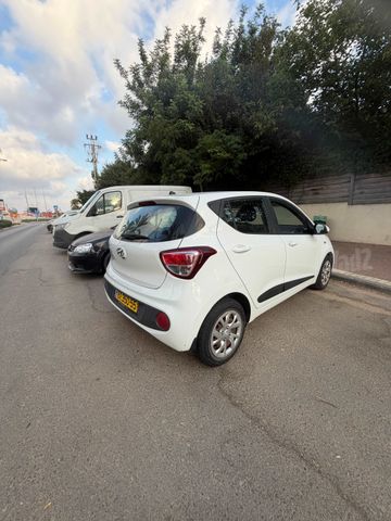יונדאי i10