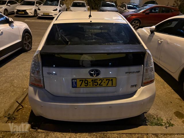 טויוטה פריוס