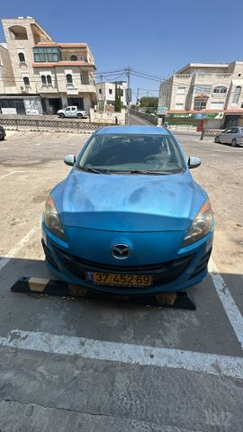 מודעת רכב מאזדה 3