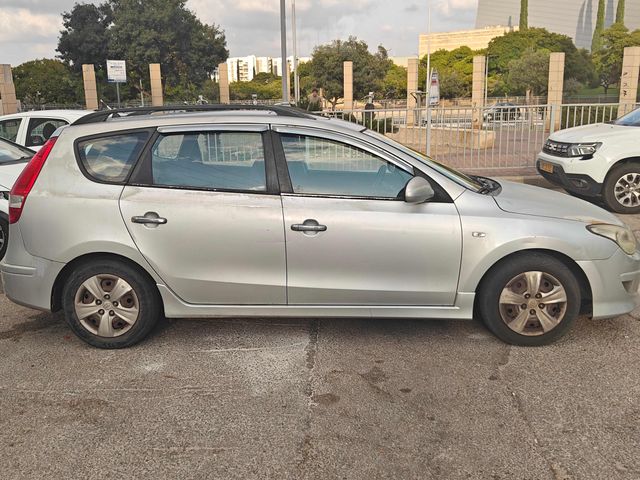 יונדאי i30