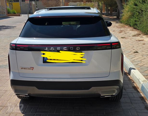 ג'אקו J7