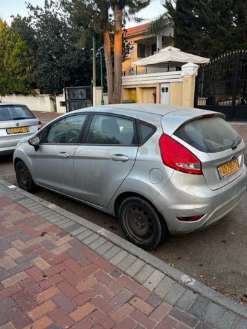 מודעת רכב פורד פיאסטה