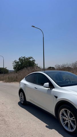 טסלה מודל Y