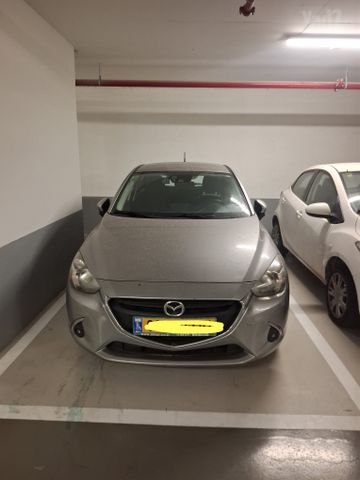 מודעת רכב מאזדה 2