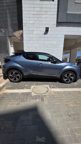 מודעת רכב טויוטה C-HR