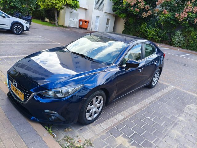 מודעת רכב מאזדה 3