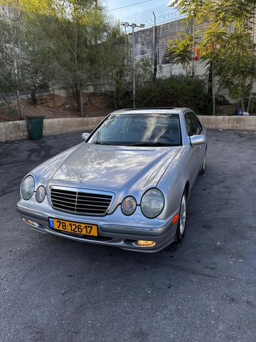 מודעת רכב מרצדס-בנץ E-class