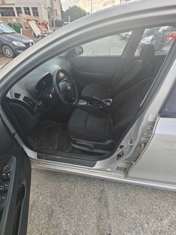 יונדאי i30