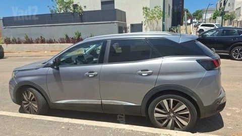 פיג'ו 3008