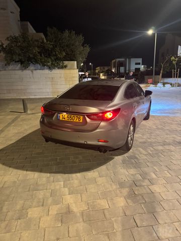 מודעת רכב מאזדה 6