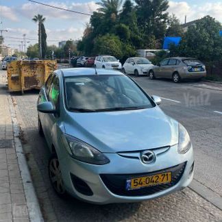 מודעת רכב מאזדה 2