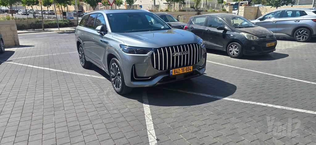 ג'אקו J8