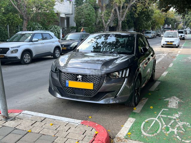 מודעת רכב פיג'ו 208