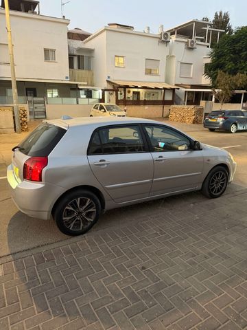 טויוטה קורולה