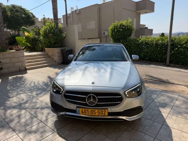 מודעת רכב מרצדס-בנץ E-class
