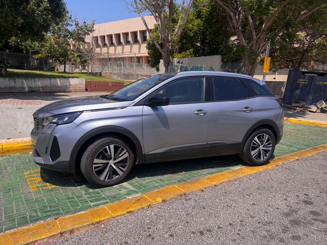 פיג'ו 3008