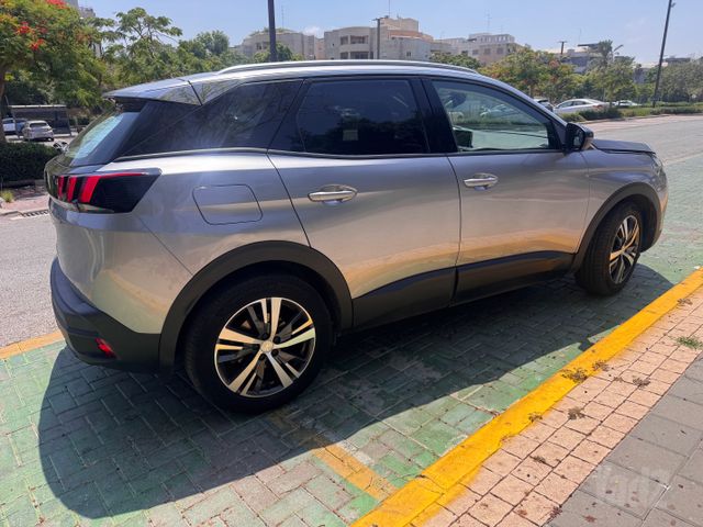 פיג'ו 3008