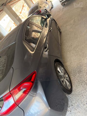 יונדאי איוניק