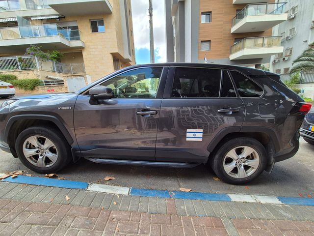 טויוטה RAV4