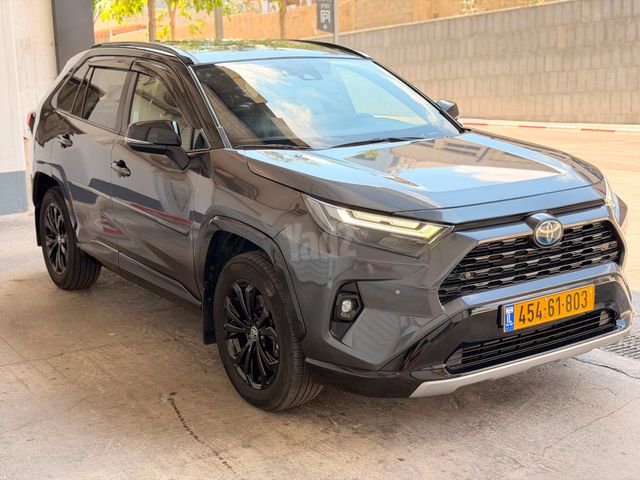 טויוטה RAV4