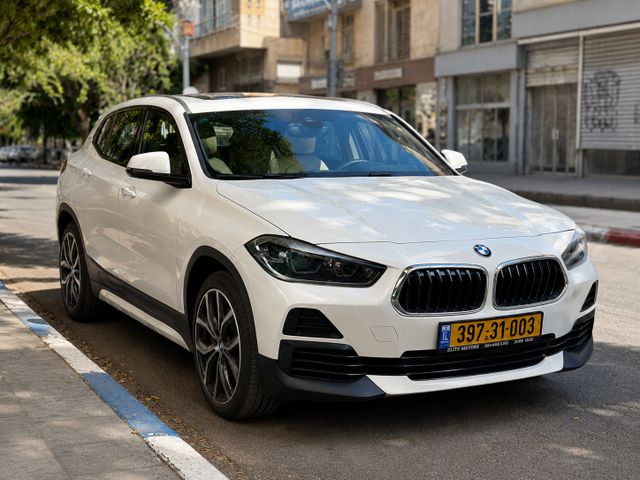 ב מ וו X2