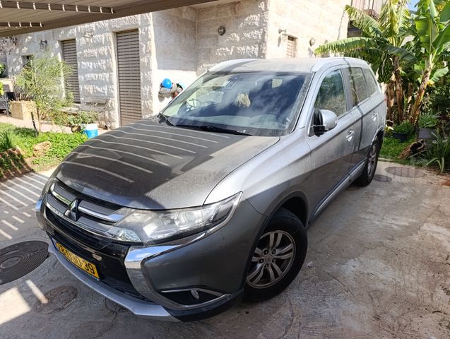 מיצובישי אאוטלנדר