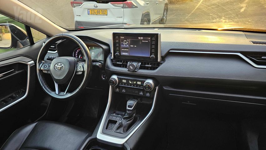 טויוטה RAV4