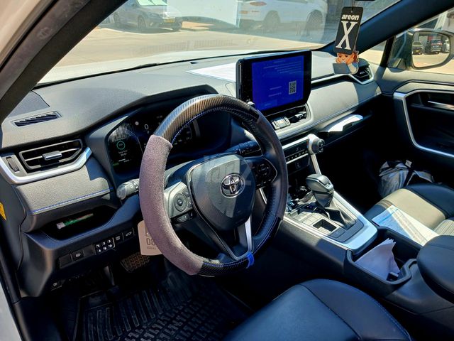 טויוטה RAV4