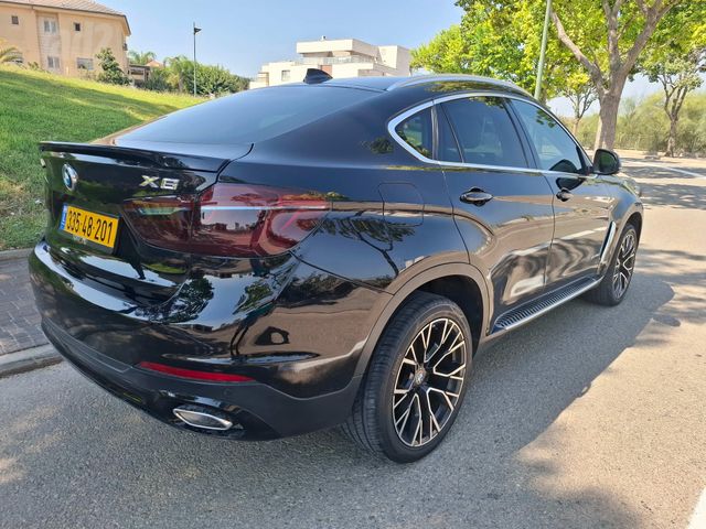 ב מ וו X6