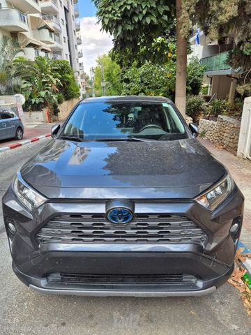 טויוטה RAV4