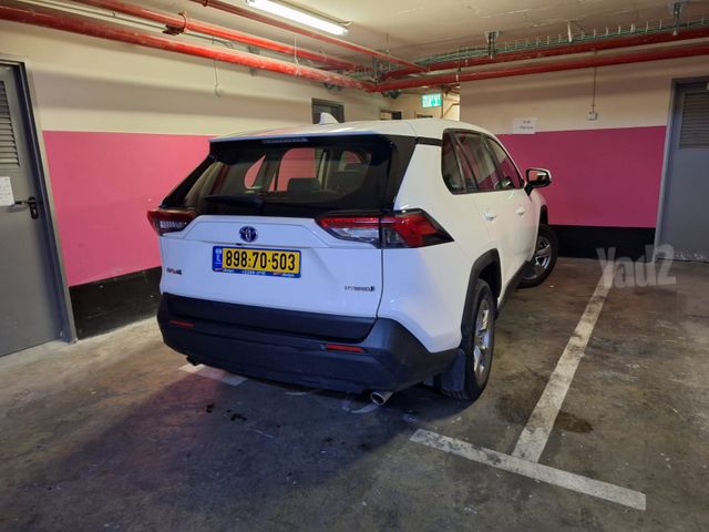 טויוטה RAV4