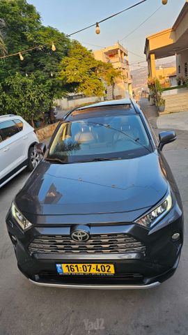 טויוטה RAV4