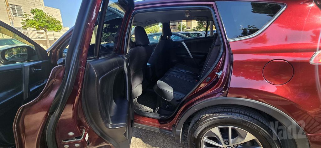 טויוטה RAV4