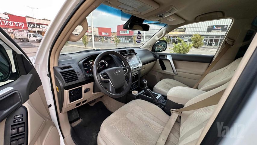 טויוטה לנד קרוזר