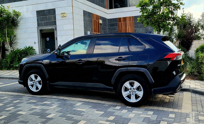 טויוטה RAV4