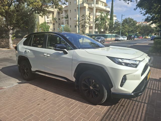 טויוטה RAV4