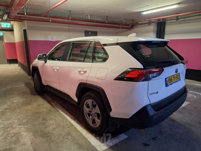 מודעת רכב טויוטה RAV4